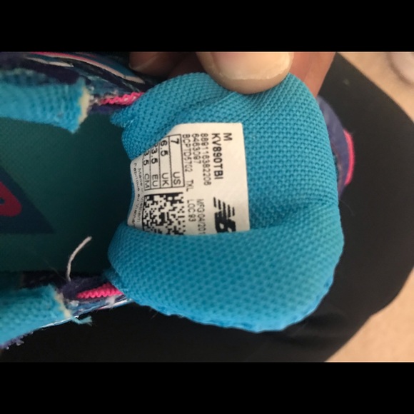 Blue and pink new balance - Picture 3 of 3